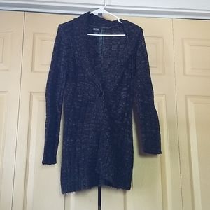 Knitted buttoned cardigan